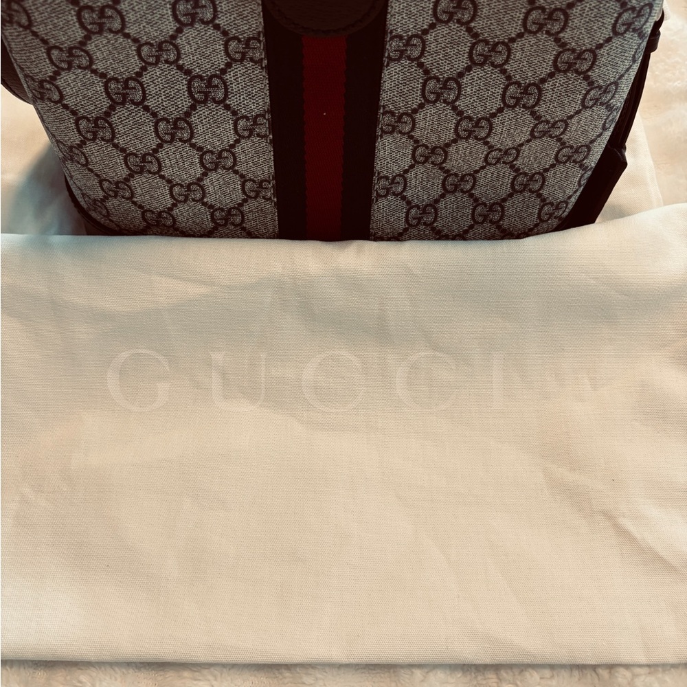Gucci authentic shoulder bag LIKE NEW ! condition - Picture 12 of 12